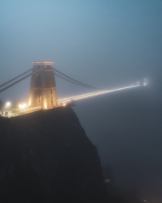 clifton suspension bridge fog